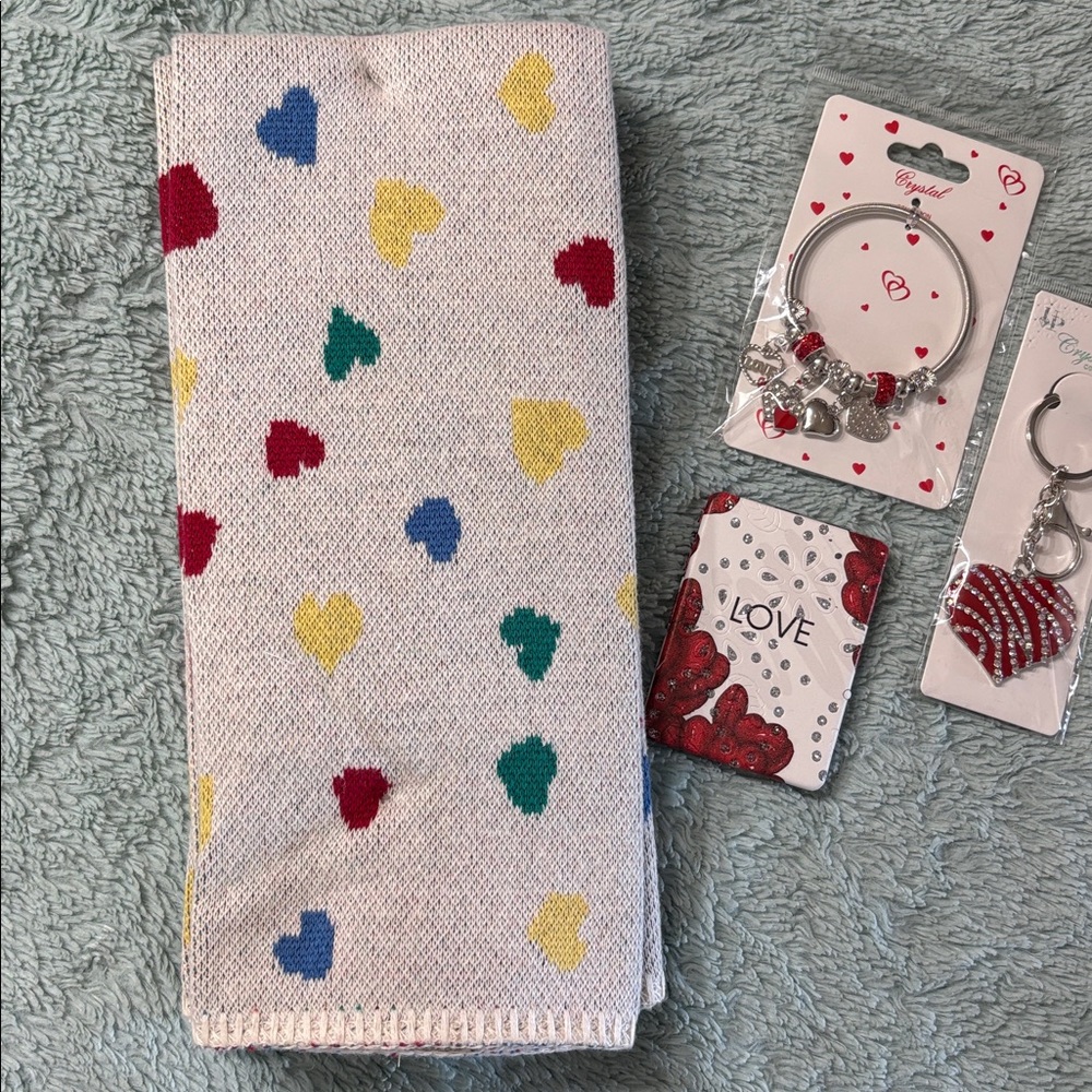 Cupcakes & Cashmere Towels - Picture 5 of 11